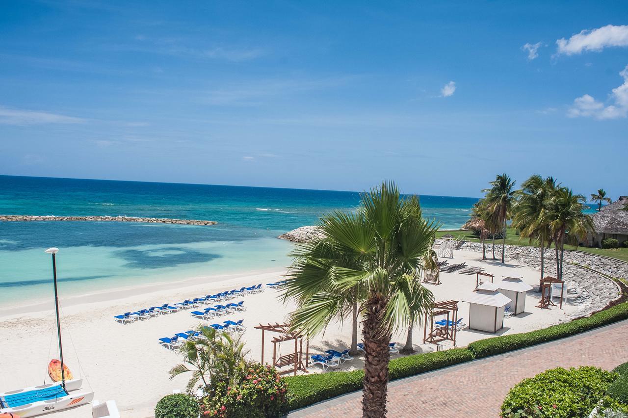 Palmyra Luxury Beach Condos Монтего-Бей Екстер'єр фото