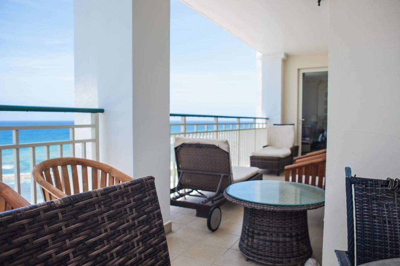Palmyra Luxury Beach Condos Монтего-Бей Екстер'єр фото