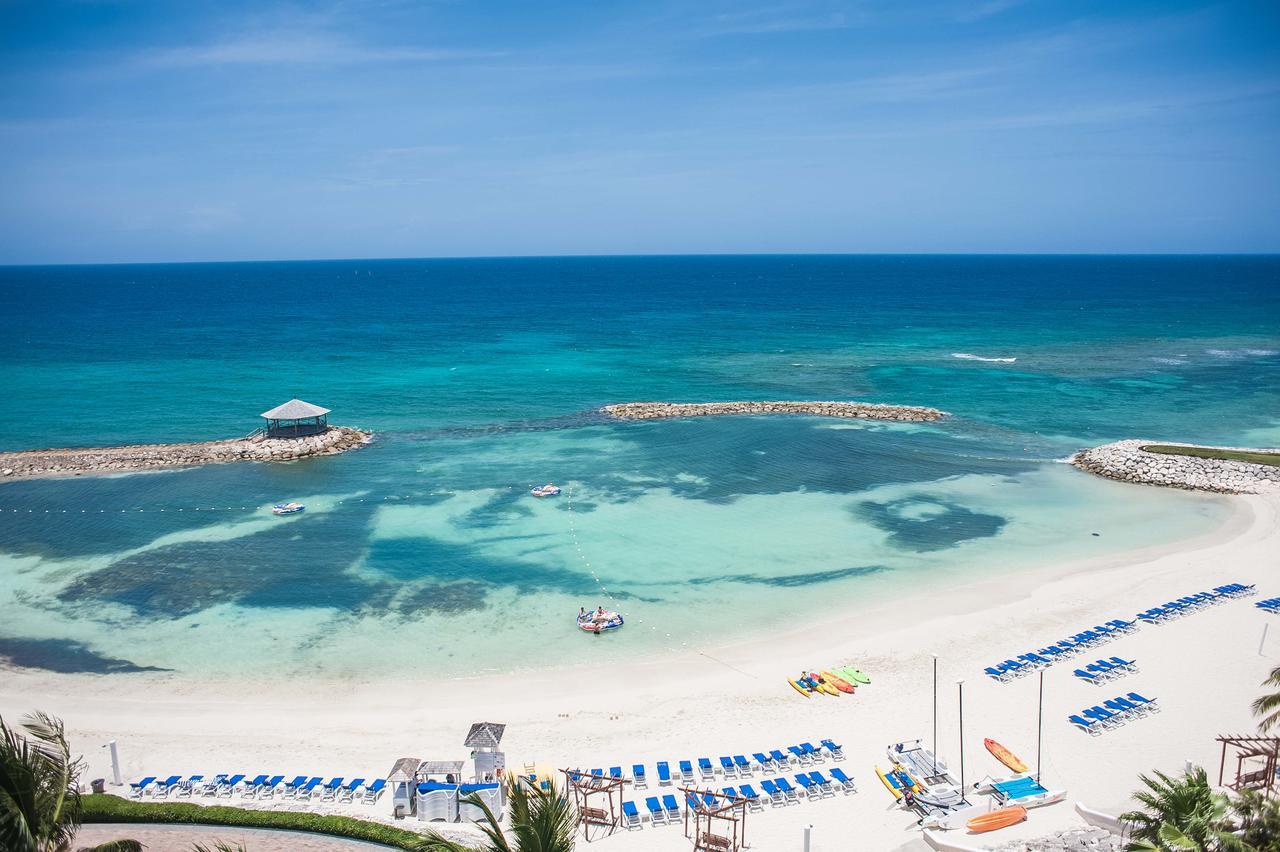 Palmyra Luxury Beach Condos Монтего-Бей Екстер'єр фото